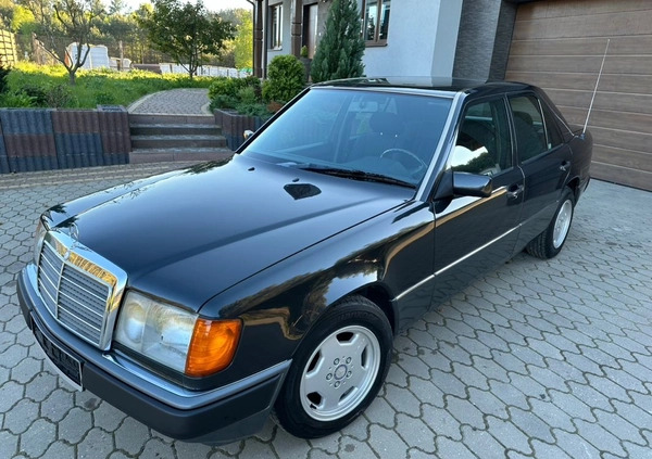 Mercedes-Benz W124 (1984-1993) cena 23900 przebieg: 244020, rok produkcji 1991 z Nowy Sącz małe 379